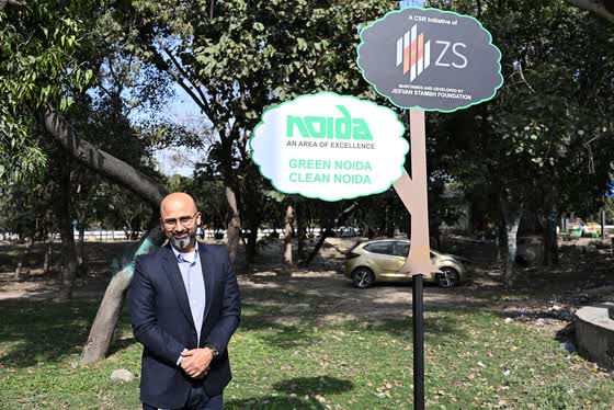 Green Noida, Clean Noida: the site signage.